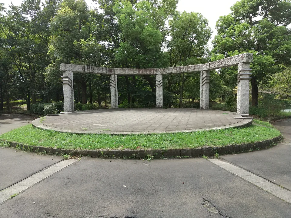 そうか公園イベント広場の石舞台